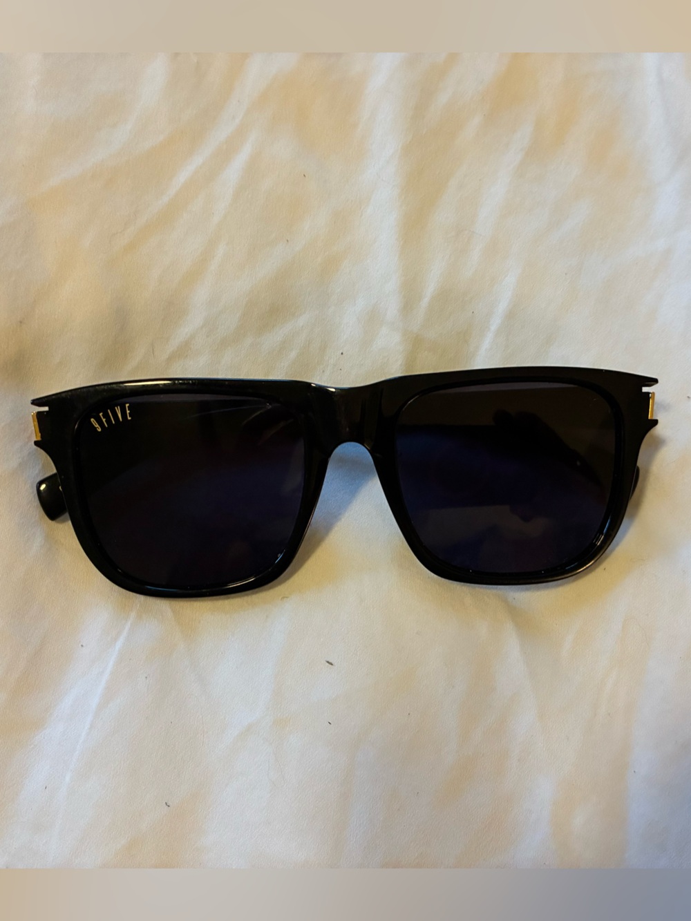 9FIVE women’s sunglasses.